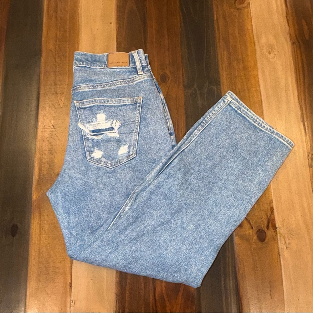 American Eagle 90’s High Rise Boyfriend Jeans